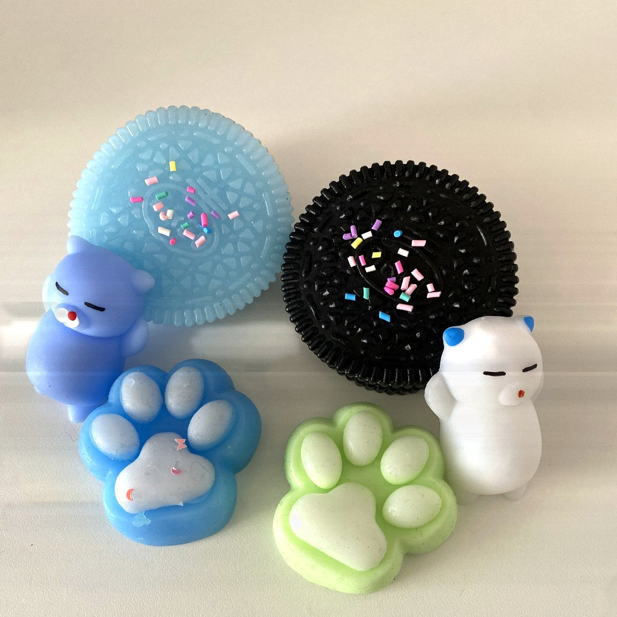 Les 6 squishys du set complet CLADEA réunis